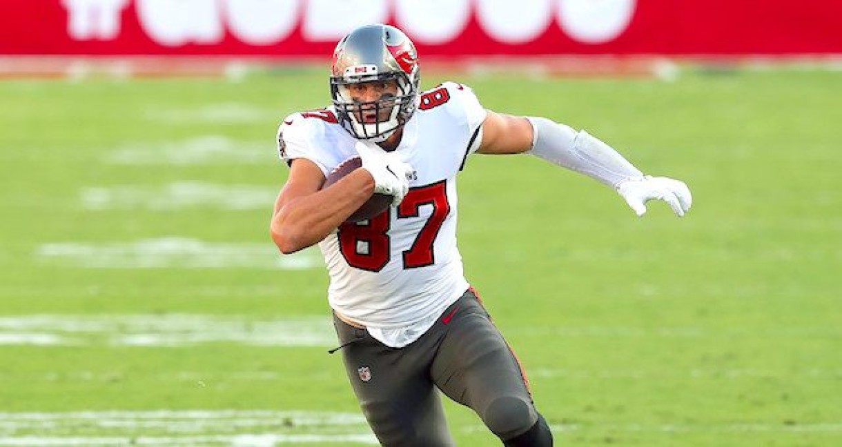 rob gronkowski fantasy football rankings NFL DFS lineup picks