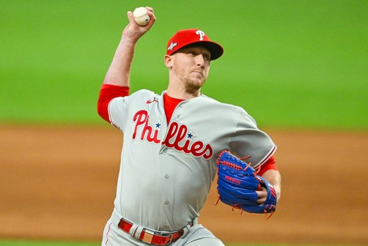 Jeff Hoffman - fantasy baseball closers pitchers relievers rankings draft sleepers waiver wire pickups