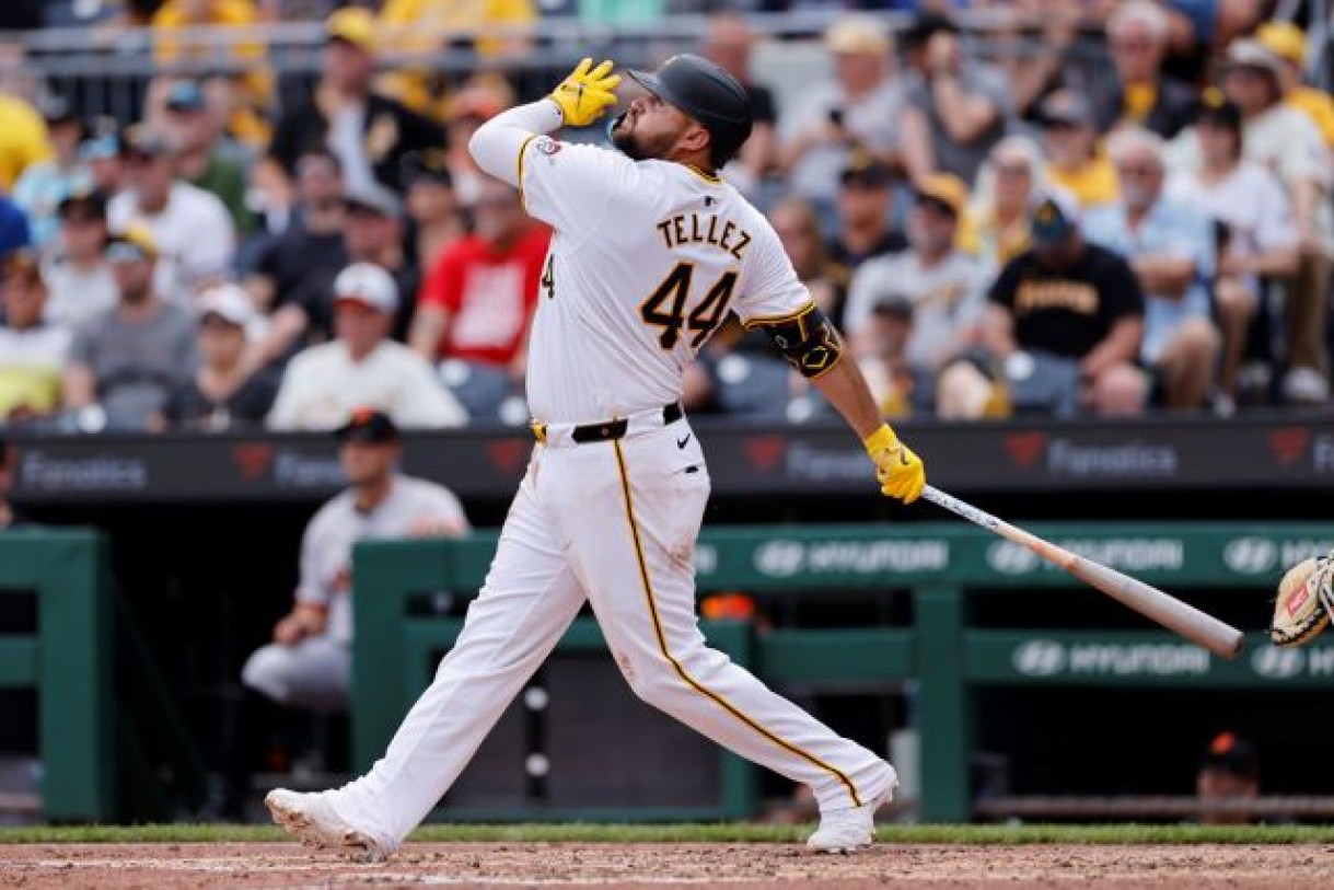 Rowdy Tellez - Fantasy Baseball Rankings, Draft Sleepers, Waiver Wire Pickups