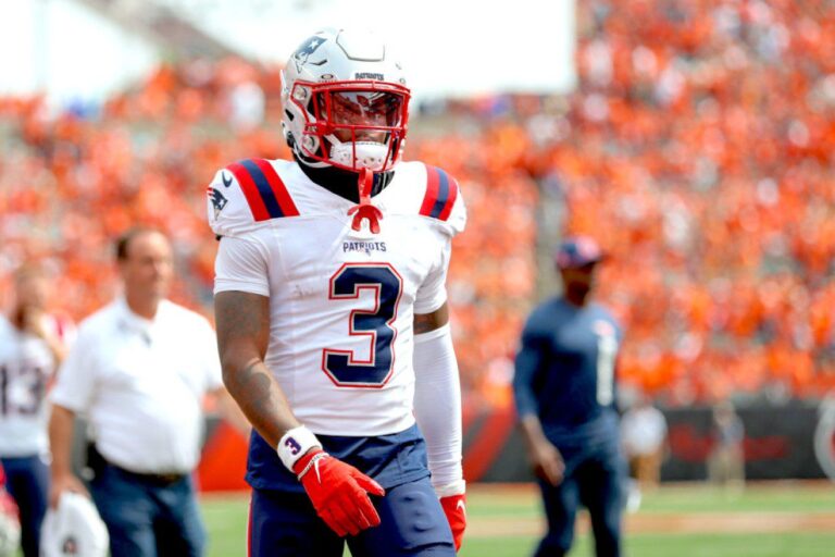 DeMario Douglas - Fantasy Football Rankings, Draft Sleepers, NFL DFS Picks