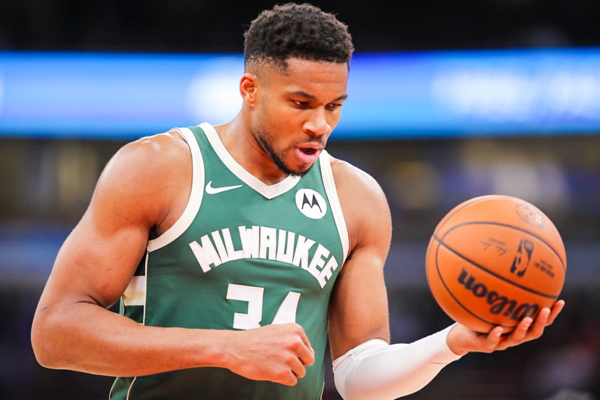 Giannis Antetokounmpo - NBA DFS Picks, Daily Fantasy Basketball Lineups