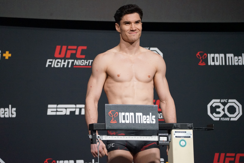 UFC DFS Picks, MMA DFS Lineups - icon rotoballer
