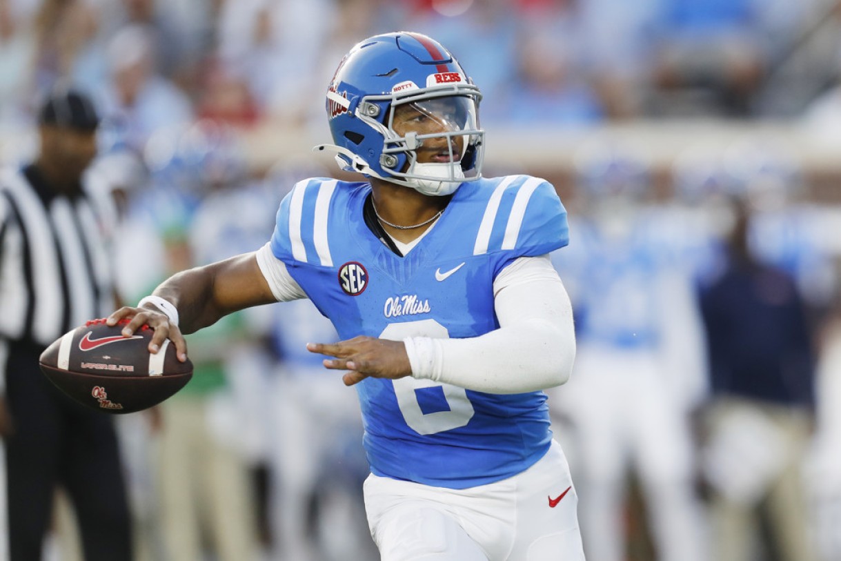 Trinidad Chambliss - College Football Rankings, NCAA CFB DFS Lineup Picks, NFL Draft