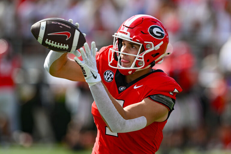 College Football News, CFB Fantasy Rankings, DFS Lineups - icon rotoballer